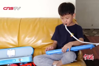 Pika thực hiện nhiều thí nghiệm hóa học thu hút người xem.mp4