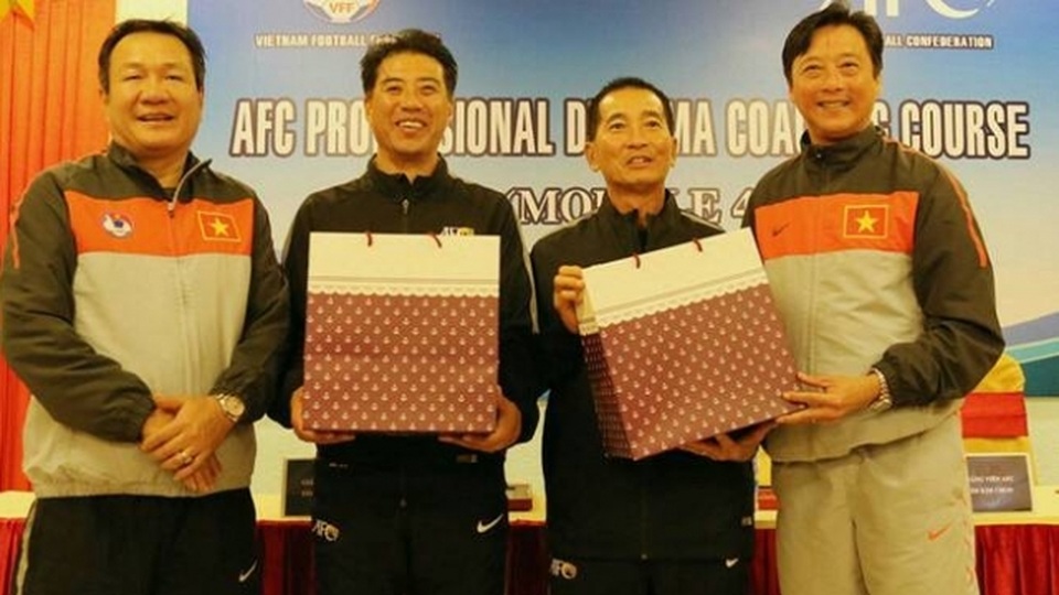Báo Thái Lan tiết lộ mức lương khủng của tân Giám đốc kỹ thuật VFF - 1 Báo Thái Lan tiết lộ mức lương khủng của tân Giám đốc kỹ thuật VFF - 1