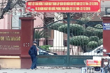 Khởi tố 5 cán bộ chính sách nhận hối lộ để "chạy chế độ"