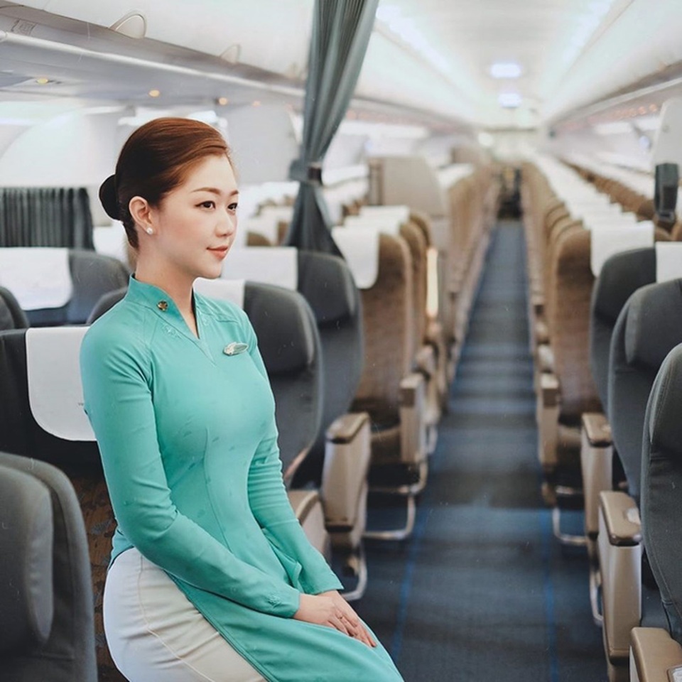 Rời đồng phục ngành, nữ tiếp viên hàng không gợi cảm đến không ngờ - 11 Rời đồng phục ngành, nữ tiếp viên hàng không gợi cảm đến không ngờ - 11