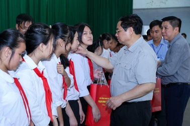 Thủ tướng thăm ngôi trường đặc biệt ở miền Tây