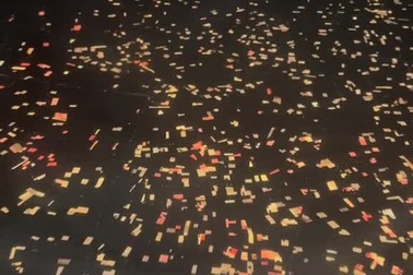 Khách Tây sửng sốt cảnh kỳ lạ từ cửa sổ máy bay trên chuyến đi từ Việt Nam