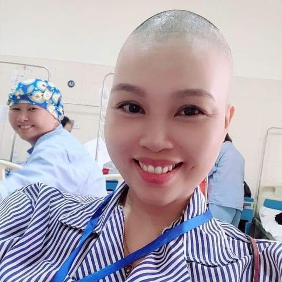 Cô gái Hà Nội vượt cửa tử ung thư nhờ tình yêu tuyệt vời - 7 Cô gái Hà Nội vượt cửa tử ung thư nhờ tình yêu tuyệt vời - 7