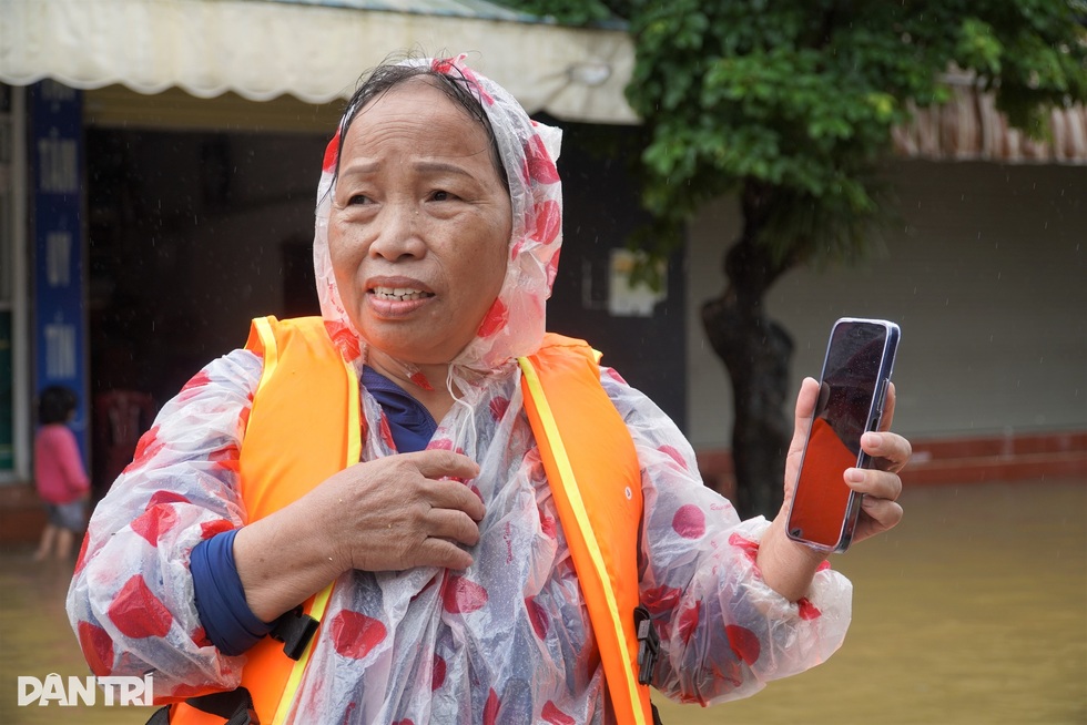 Tôi đi khám bệnh trở về nhà đã ngập trong biển nước - 1 Tôi đi khám bệnh trở về nhà đã ngập trong biển nước - 1