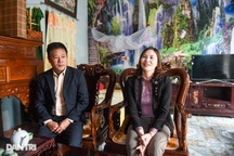 Bố tiền vệ Tuyết Dung kể chuyện giấu gia đình, "cãi" vợ cho con gái đá bóng