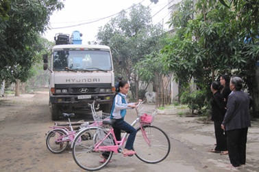 Vụ dân vác đá chặn xe tải: Công ty 471 phải dừng lưu thông xe siêu trọng