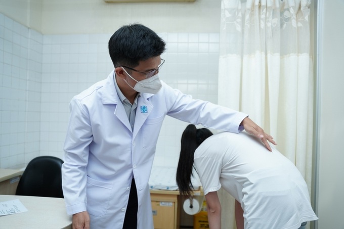 Một số nghiên cứu cho thấy, trong số người bệnh đến khám với các vấn đề về cột sống thì tỉ lệ bệnh lý cột sống chiếm khoảng 30% và thường gặp nhất ở người trong độ tuổi từ 30 đến 60 tuổi.