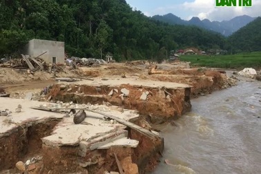 Cả nước có khoảng 100.000 hộ dân nằm trong vùng có nguy cơ sạt lở