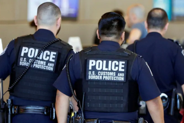 Mỹ từng phát hiện công dân Trung Quốc mang lọ nghi chứa virus SARS, MERS