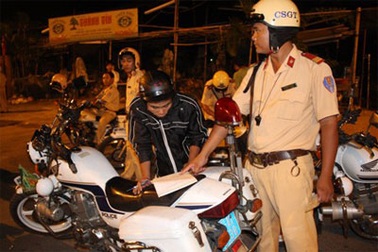 Sẽ phạt nguội, kiểm điểm trước dân các đối tượng “đua xe” 