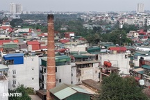 Cột khói khổng lồ ở Hà Nội nằm giữa khu chung cư cao tầng, cách nhà dân 15m