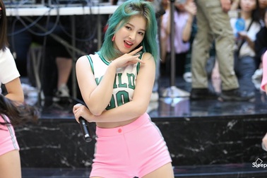 Vũ đạo xuất sắc của "thiên thần lai" Nancy (Momoland)