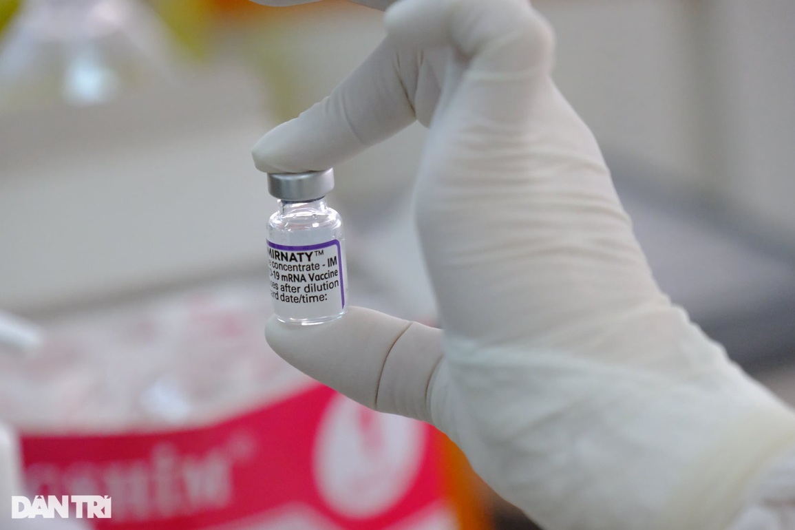 Người dân né tiêm vaccine Covid-19 mũi 4: Nguy cơ dịch bùng phát? - 1 Người dân né tiêm vaccine Covid-19 mũi 4: Nguy cơ dịch bùng phát? - 1