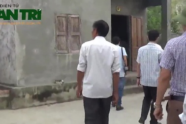 Bé Huyền Trang bị bỏng nặng tiếp nhận 257.160.000 đồng của bạn đọc báo Dân trí