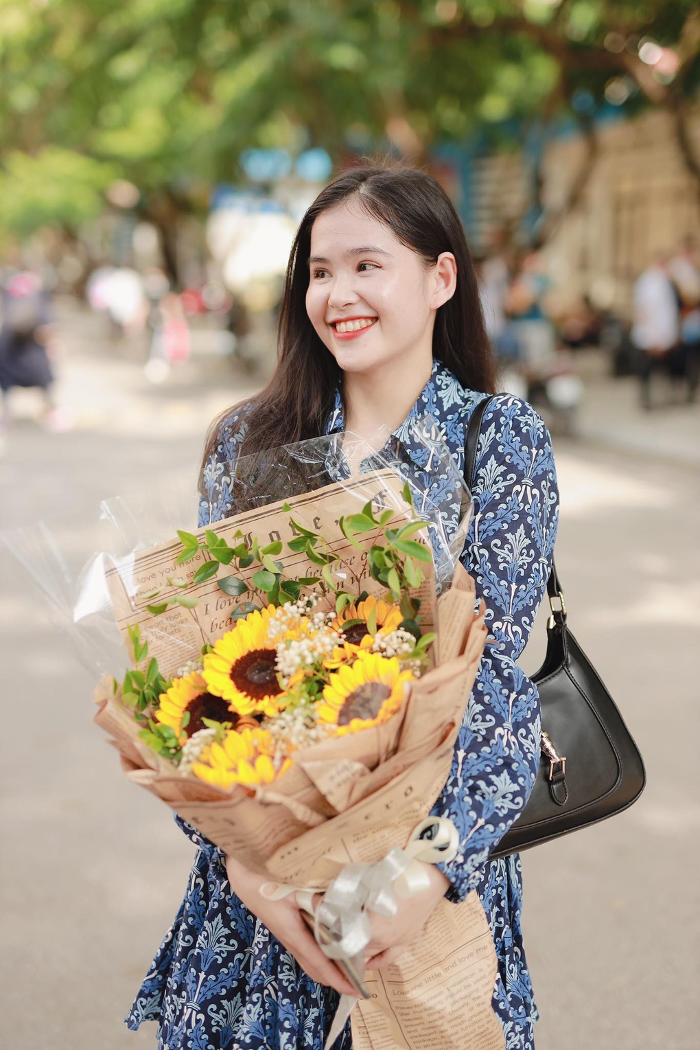Thú vui khoe quà tặng 20/10 lên mạng đôi khi làm phái đẹp... mất vui - 2 Thú vui khoe quà tặng 20/10 lên mạng đôi khi làm phái đẹp... mất vui - 2