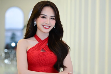 Hoa hậu Mai Phương thừa nhận từng bị bạo lực học đường