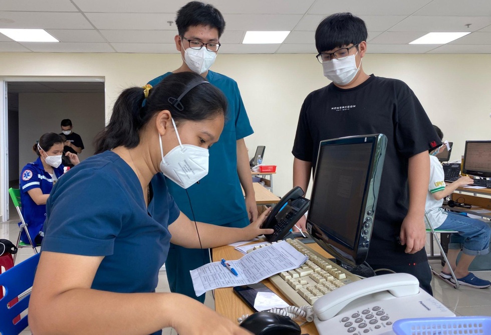 Nữ thiếu úy, bác sĩ là công dân trẻ tiêu biểu TPHCM, từng tới 20 quốc gia - 3 Nữ thiếu úy, bác sĩ là công dân trẻ tiêu biểu TPHCM, từng tới 20 quốc gia - 3