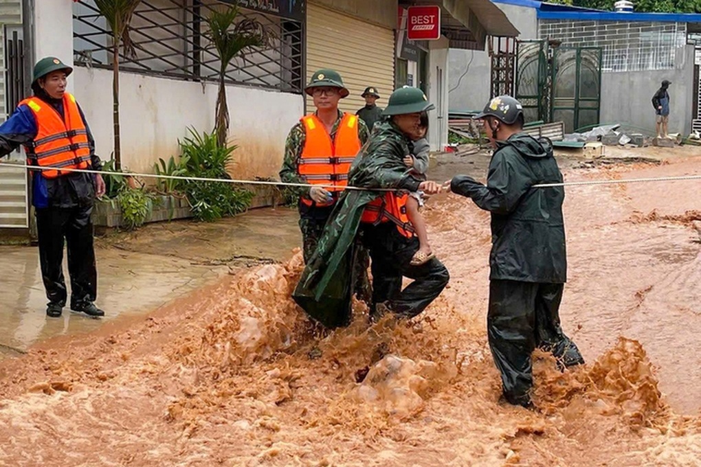 Phó Thủ tướng đến Điện Biên, trực tiếp chỉ đạo khắc phục hậu quả lũ quét - 2 Phó Thủ tướng đến Điện Biên, trực tiếp chỉ đạo khắc phục hậu quả lũ quét - 2