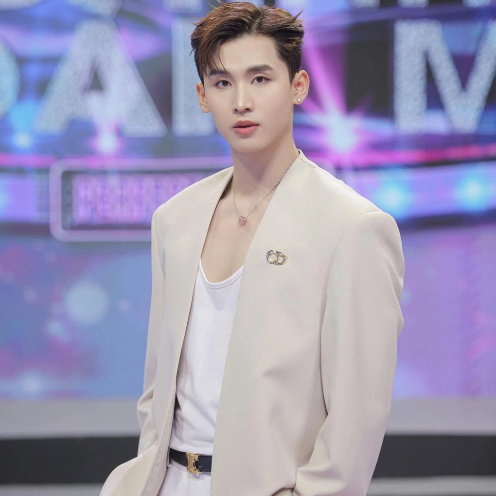 Hot boy SN 2000 điển trai, từng bị từ chối lời tỏ tình là ai? - 1 Hot boy SN 2000 điển trai, từng bị từ chối lời tỏ tình là ai? - 1