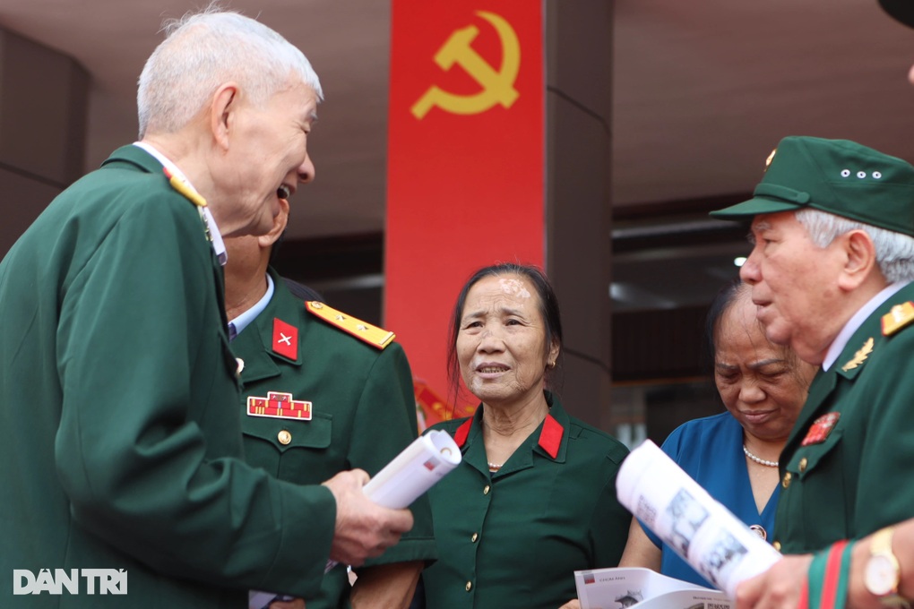 Huế phải có định hướng phát triển xứng tầm thành phố trực thuộc Trung ương - 2 Huế phải có định hướng phát triển xứng tầm thành phố trực thuộc Trung ương - 2