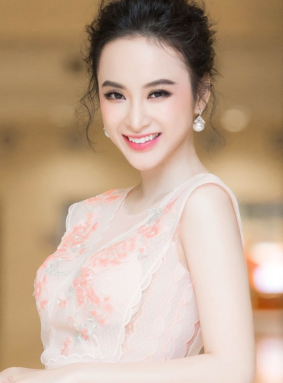 3 mỹ nhân Việt bỗng dưng tạm dừng sự nghiệp giữa đỉnh cao danh vọng - 15 3 mỹ nhân Việt bỗng dưng tạm dừng sự nghiệp giữa đỉnh cao danh vọng - 15