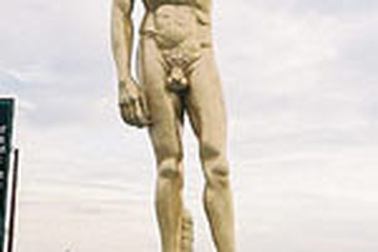 Tượng David gây xôn xao một thành phố Philippines