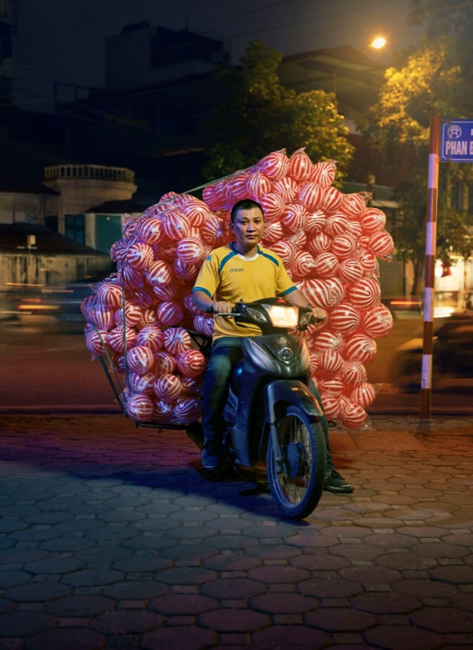 Bộ ảnh “Bikes of Hanoi” tranh tài tại giải ảnh quốc tế - 6 Bộ ảnh “Bikes of Hanoi” tranh tài tại giải ảnh quốc tế - 6
