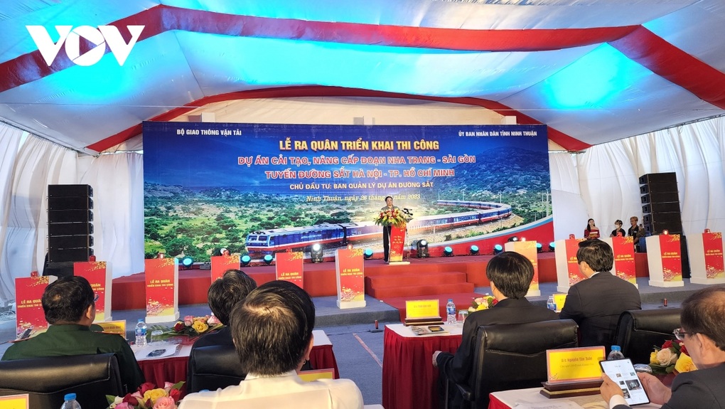 Thủ tướng phát động triển khai dự án cải tạo tuyến đường sắt đoạn Nha Trang - Sài Gòn - 1 Thủ tướng phát động triển khai dự án cải tạo tuyến đường sắt đoạn Nha Trang - Sài Gòn - 1