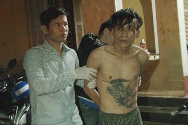 Kẻ nghiện, nhiễm HIV nghi dùng dao uy hiếp người cướp xe máy