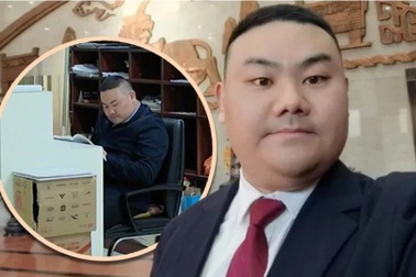 Nam bảo vệ trở thành luật sư sau hơn 30 năm vật lộn trong nghèo khó