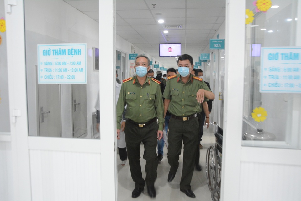 Bệnh viện đầu tiên tại miền Trung thực hiện được xét nghiệm virus corona - 5 Bệnh viện đầu tiên tại miền Trung thực hiện được xét nghiệm virus corona - 5