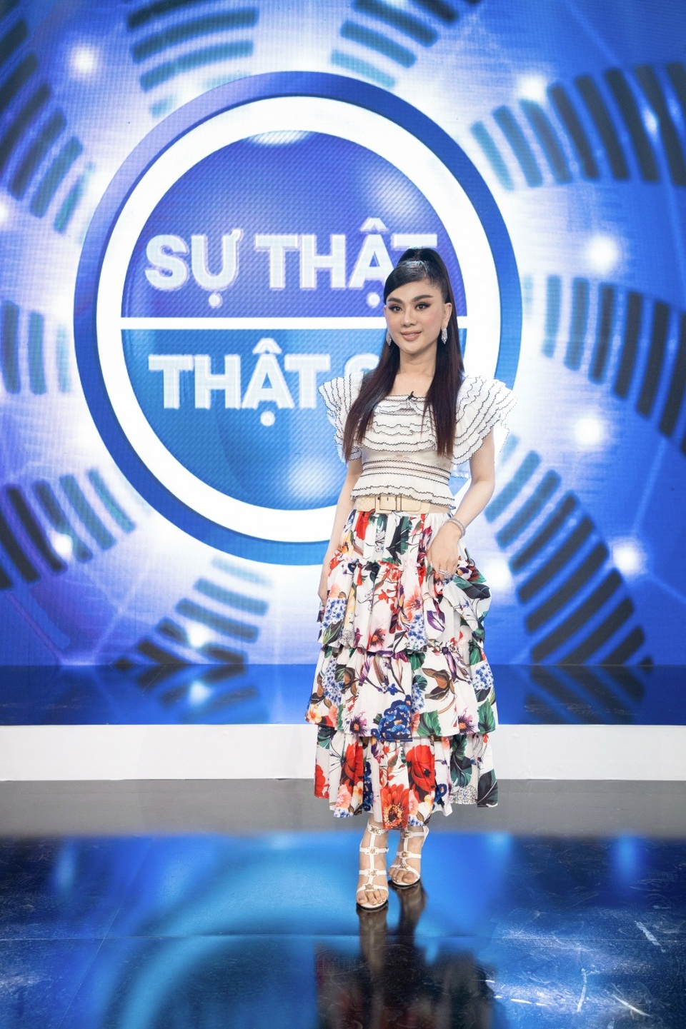 Xuân Lan, Lâm Khánh Chi, BB Trần tranh luận không ngớt trên Sự Thật Thật Sự - 2 Xuân Lan, Lâm Khánh Chi, BB Trần tranh luận không ngớt trên Sự Thật Thật Sự - 2