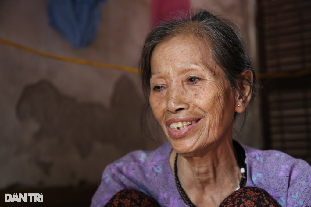 Những tấm lòng nhân ái, yêu thương đã sưởi ấm trái tim người phụ nữ mù lòa - 1 Những tấm lòng nhân ái, yêu thương đã sưởi ấm trái tim người phụ nữ mù lòa - 1