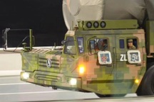 Loạt khí tài xuất hiện trong buổi diễn tập duyệt binh của Trung Quốc