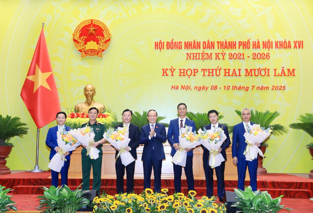 Hà Nội miễn nhiệm 3 thành viên UBND thành phố, bầu bổ sung 4 ủy viên - 1