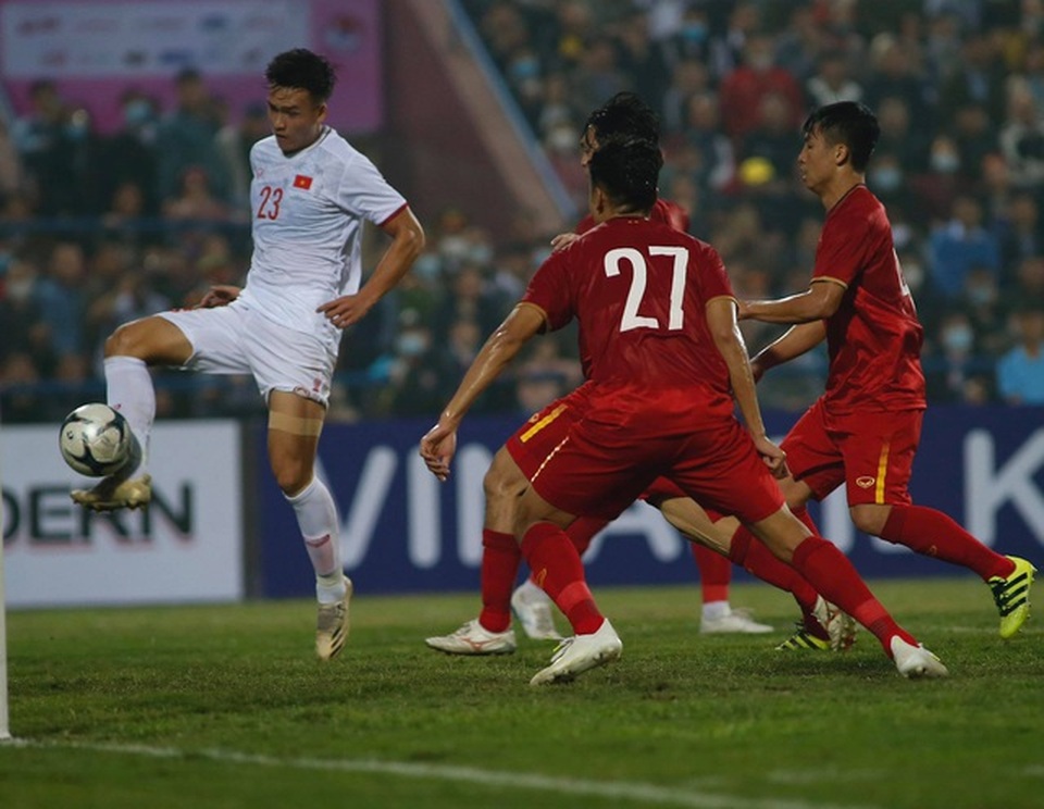 Hàng thủ đội tuyển Việt Nam bộc lộ nhiều nhược điểm - 1 Hàng thủ đội tuyển Việt Nam bộc lộ nhiều nhược điểm - 1