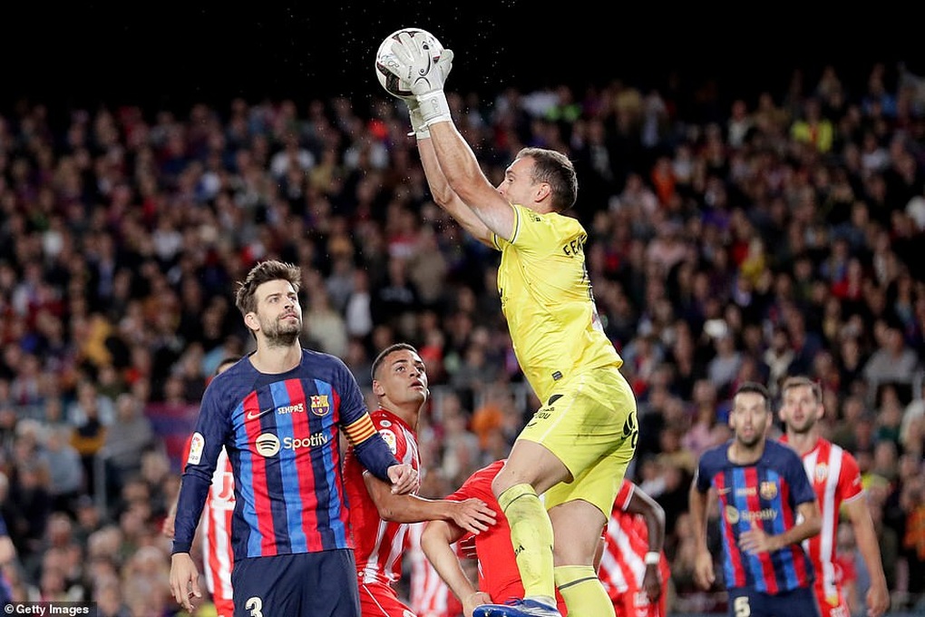 Barcelona lên ngôi đầu bảng La Liga trong ngày chia tay Pique đầy cảm xúc - 1 Barcelona lên ngôi đầu bảng La Liga trong ngày chia tay Pique đầy cảm xúc - 1