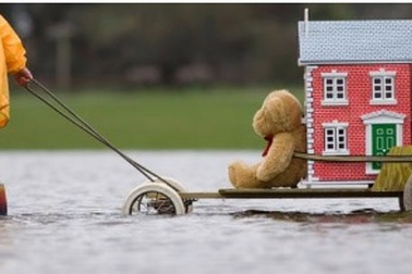 Tiết lộ bí quyết chuyển nhà giữa trời mưa thế nào để đồ đạc không bị hư?