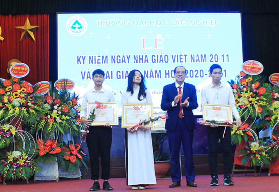 ĐH Lâm Nghiệp tri ân các thế hệ đã cống hiến cho ngành giáo dục, lâm nghiệp - 4 ĐH Lâm Nghiệp tri ân các thế hệ đã cống hiến cho ngành giáo dục, lâm nghiệp - 4