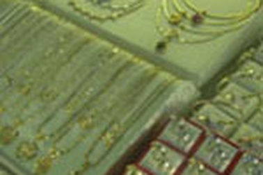 Giá vàng tăng giảm chóng mặt