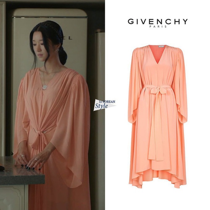 10 bộ váy đắt nhất của Seo Ye Ji trong Điên Thì Có Sao: Sương sương 50 triệu, khét nhất gần 300 triệu, ai chơi lại đây? - Ảnh 10. 10 bộ váy đắt nhất của Seo Ye Ji trong Điên Thì Có Sao: Sương sương 50 triệu, khét nhất gần 300 triệu, ai chơi lại đây? - Ảnh 10.