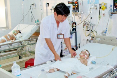 Tưởng nước ngọt, 3 anh em ruột uống chai thuốc diệt cỏ