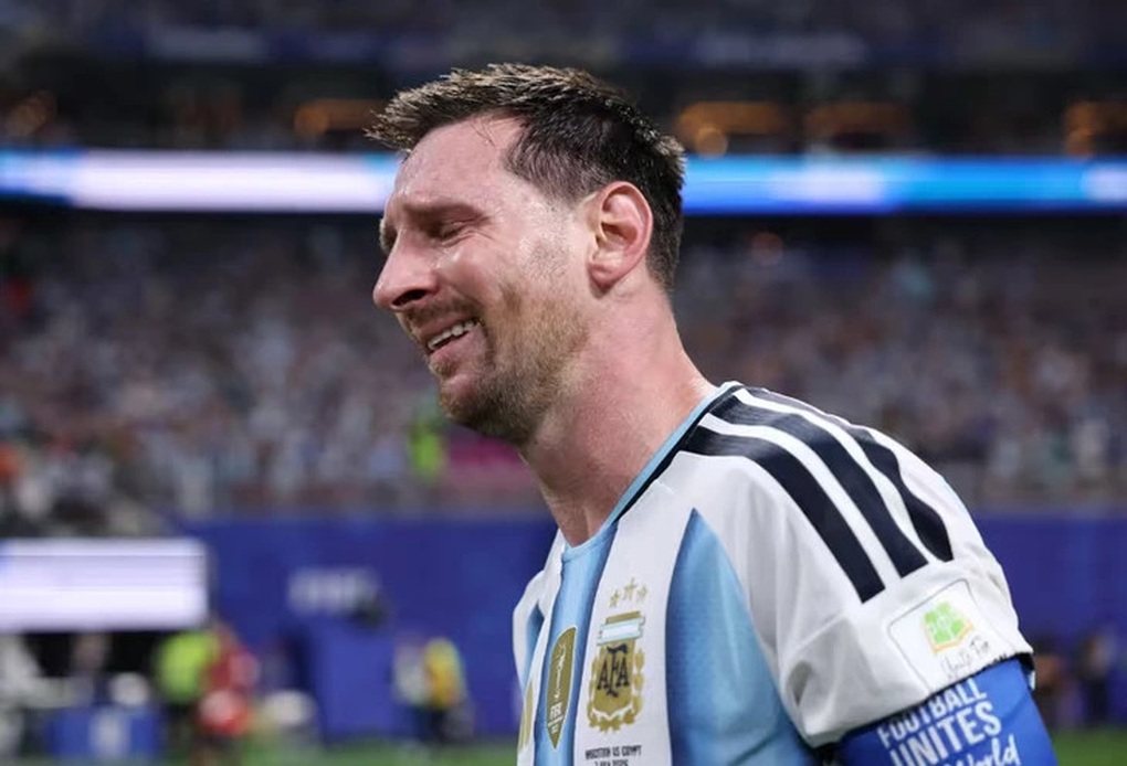 Lionel Messi bỏ lỡ trận đấu, tức tốc về quê nhà chịu tang cha - 2 Lionel Messi bỏ lỡ trận đấu, tức tốc về quê nhà chịu tang cha - 2