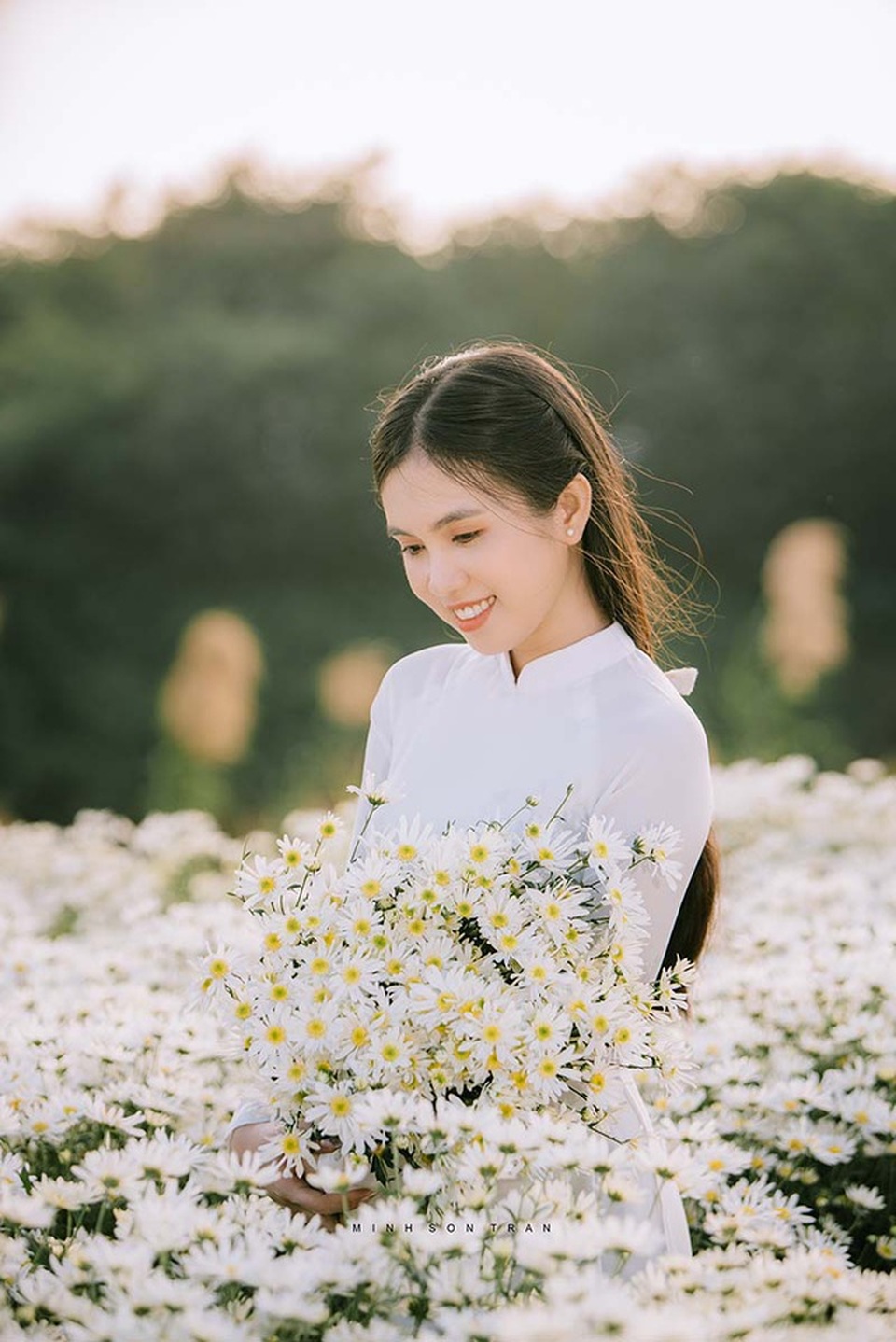 Ngắm nhan sắc cuốn hút của 4 hot girl nổi bật tháng 11 - 2 Ngắm nhan sắc cuốn hút của 4 hot girl nổi bật tháng 11 - 2
