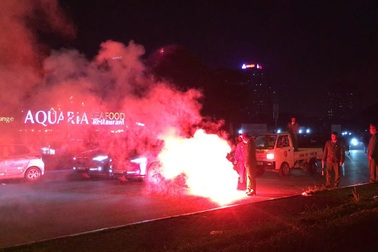 Xử phạt đối tượng đốt pháo ở sân Mỹ Đình trận Việt Nam -UAE