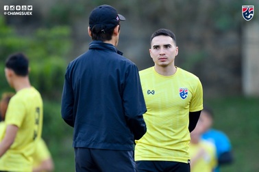 Mắc sai lầm ở trận thua Malaysia, Tristan Do bị HLV Akira Nishino trừng phạt
