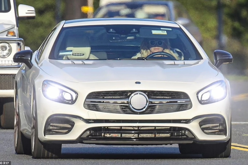 Britney Spears lần đầu được lái xe một mình sau nhiều năm - 1 Britney Spears lần đầu được lái xe một mình sau nhiều năm - 1