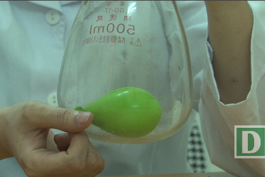 Khoa học vui: Tuyệt chiêu làm phồng bóng bay trong lọ thủy tinh