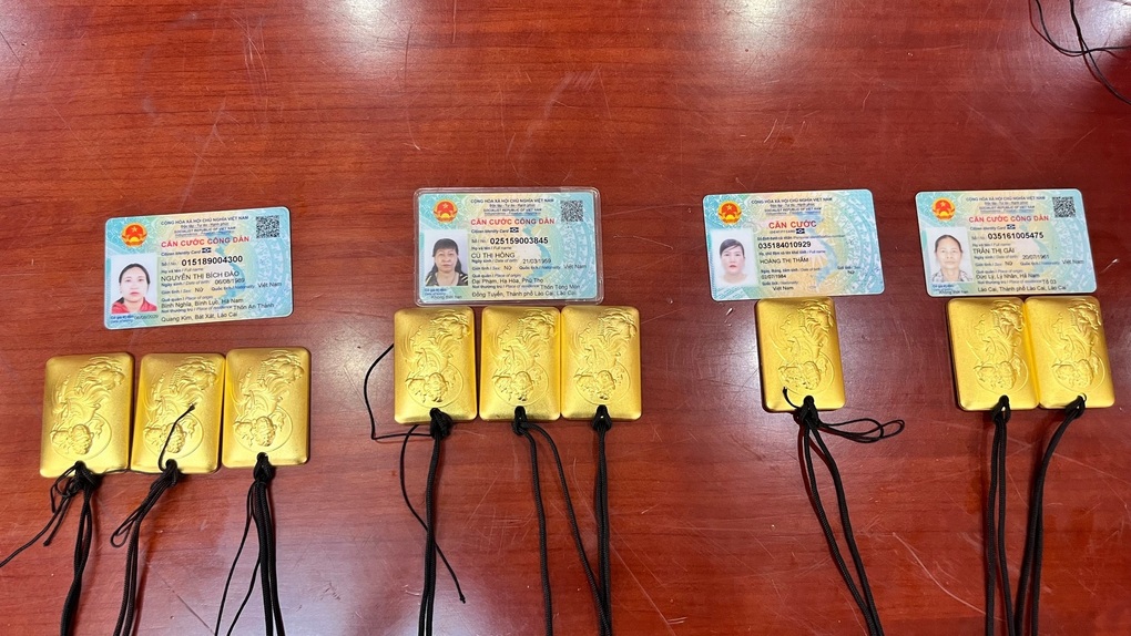 Triệt phá đường dây vận chuyển vàng miếng từ Trung Quốc vào Việt Nam - 1 Triệt phá đường dây vận chuyển vàng miếng từ Trung Quốc vào Việt Nam - 1