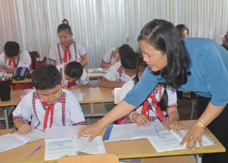 Cô giáo Minh Thùy: Tôi luôn đặt tình yêu thương học sinh lên hàng đầu - 1 Cô giáo Minh Thùy: Tôi luôn đặt tình yêu thương học sinh lên hàng đầu - 1